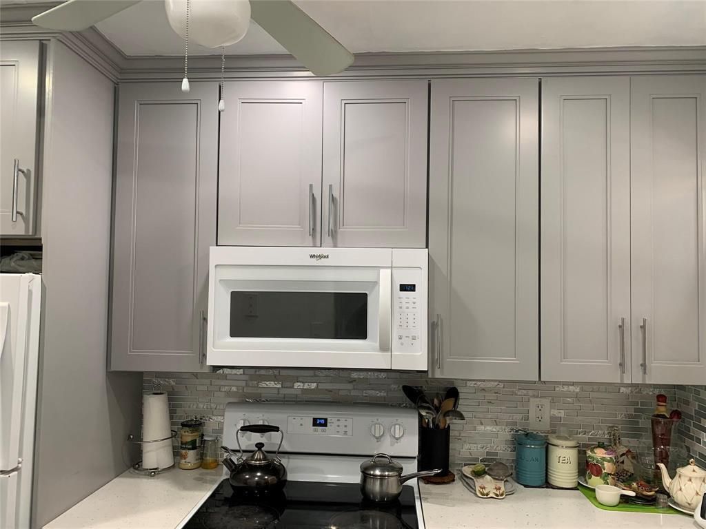8080 N Sunrise Lakes N, Unit 303, Sunrise, FL 33322 Photo