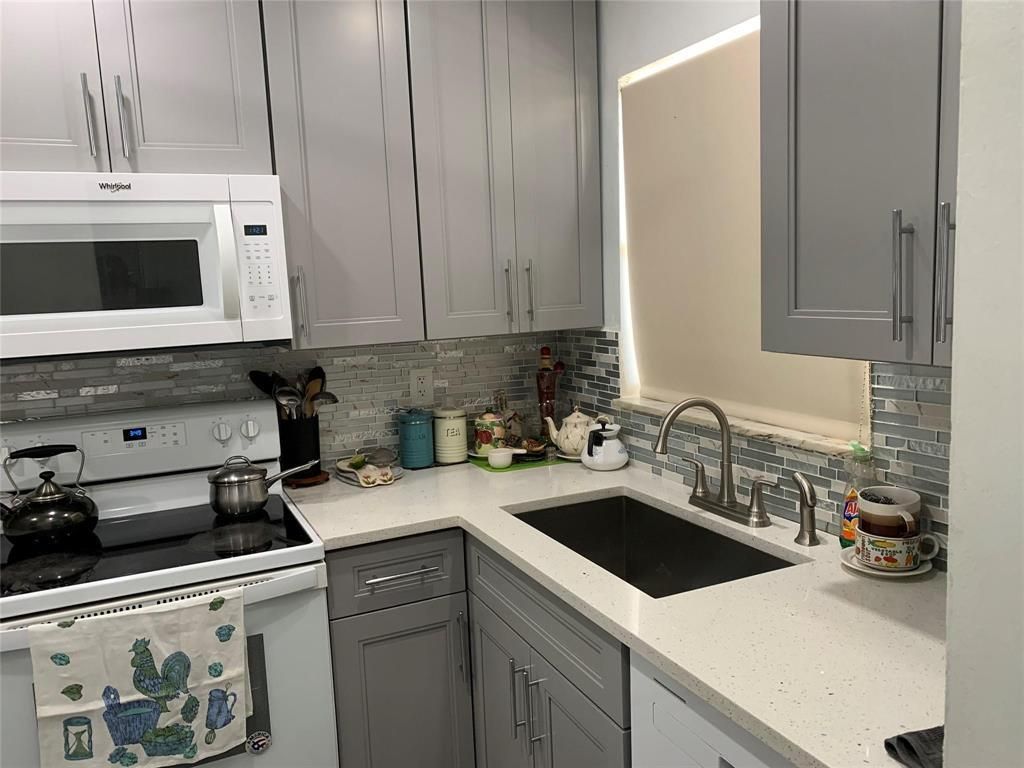 8080 N Sunrise Lakes N, Unit 303, Sunrise, FL 33322 Photo