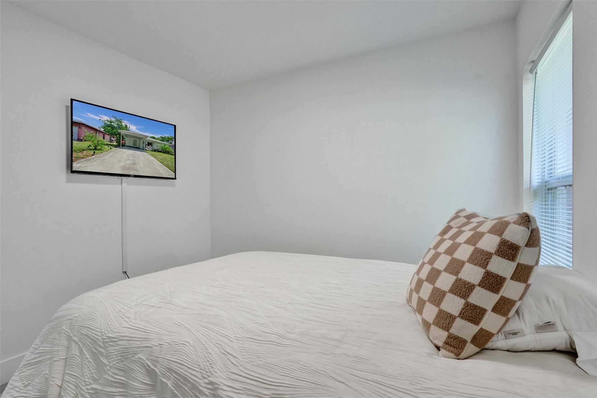 1590 NW 7th Lane, Pompano Beach, FL 33060 Photo