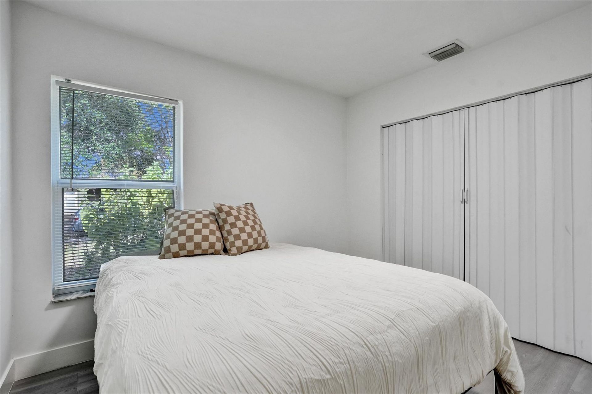 1590 NW 7th Lane, Pompano Beach, FL 33060 Photo