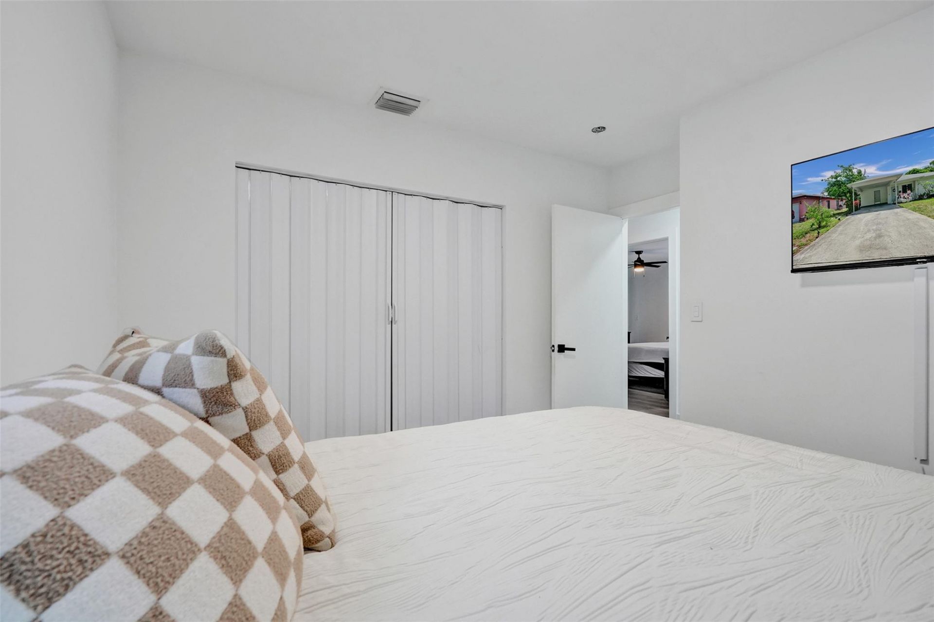 1590 NW 7th Lane, Pompano Beach, FL 33060 Photo