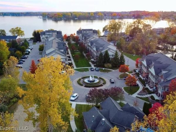 527 Red Oak Court, Commerce Twp, MI 48390