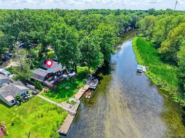 6415 Riverdale Road, Hamburg Twp, MI 48189