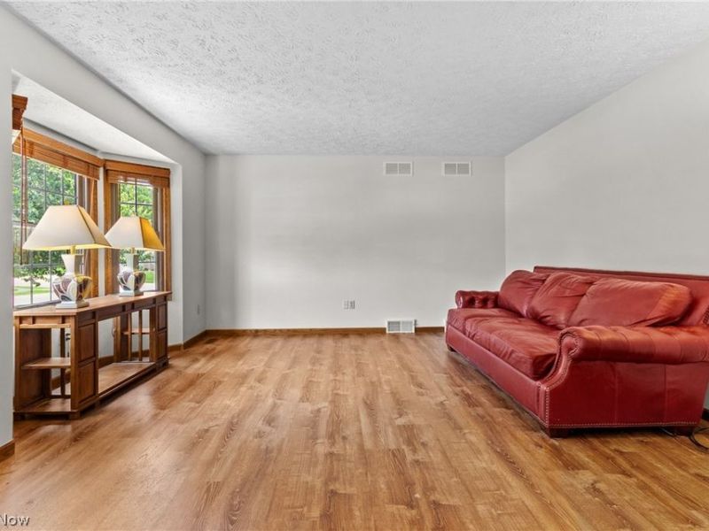 2411 Otterbin Street, Louisville, OH 44641 Photo 10
