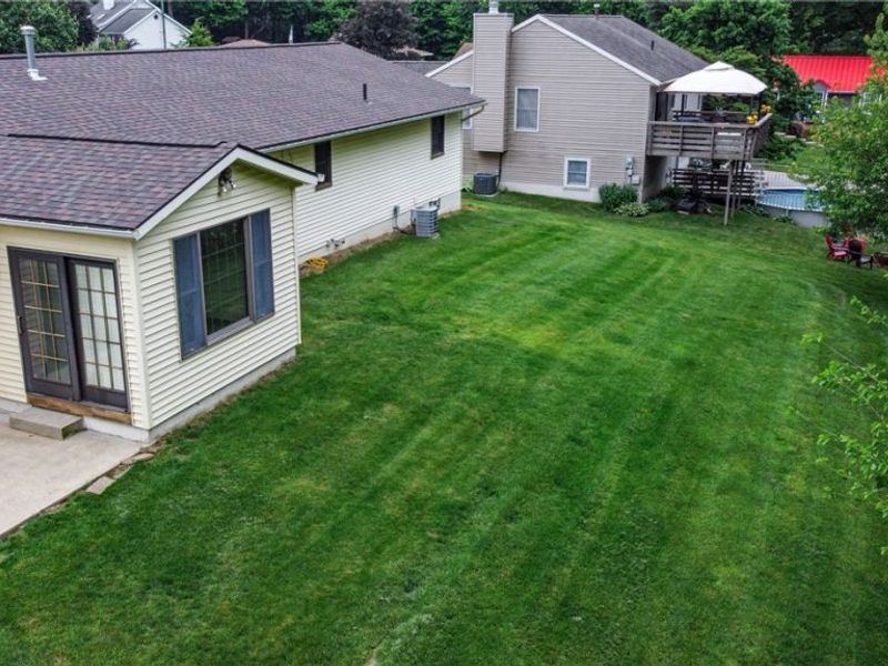 2411 Otterbin Street, Louisville, OH 44641 Photo 3