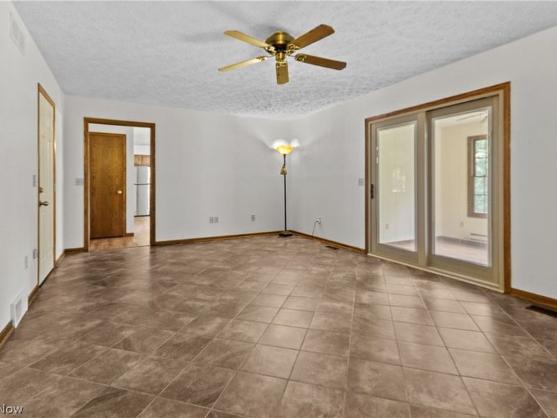 2411 Otterbin Street, Louisville, OH 44641 Photo 6