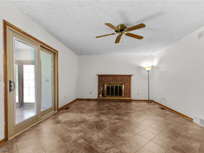 2411 Otterbin Street, Louisville, OH 44641 Photo 7