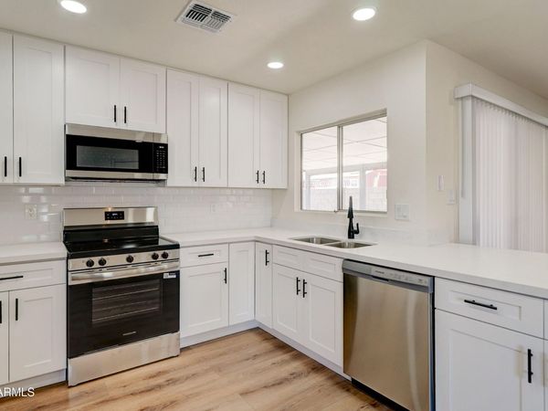 5619 W HARTFORD Avenue, Glendale, AZ 85308