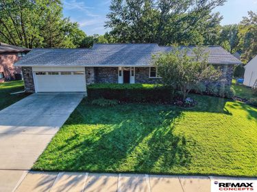 1725 Pinedale Avenue, Lincoln, NE 68506