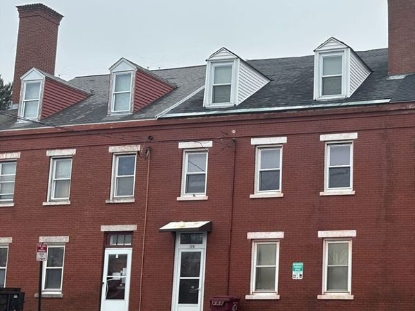 129 Cabot St, Unit 3, Lowell, MA 01854