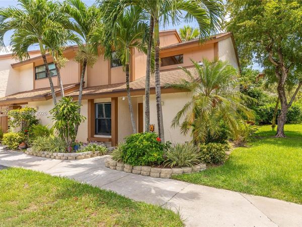4690 NW 30th St , Coconut Creek, FL 33063