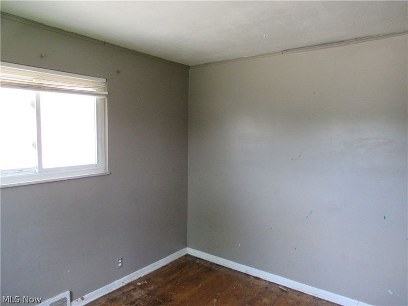4680 Beechgrove Avenue , Garfield Heights, OH 44125 Photo 11