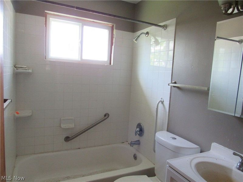 4680 Beechgrove Avenue , Garfield Heights, OH 44125 Photo 13