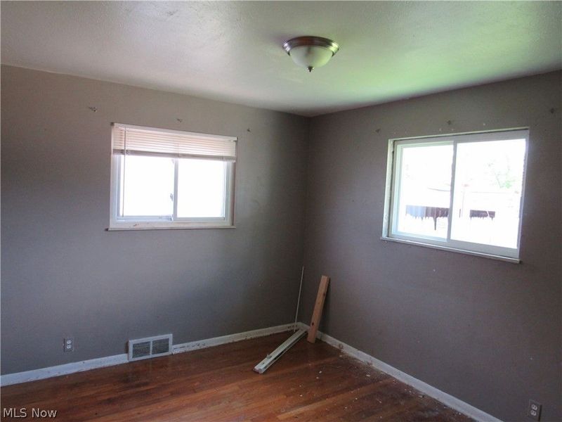 4680 Beechgrove Avenue , Garfield Heights, OH 44125 Photo 14