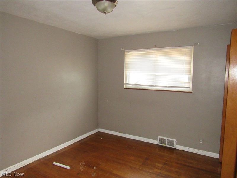 4680 Beechgrove Avenue , Garfield Heights, OH 44125 Photo 18