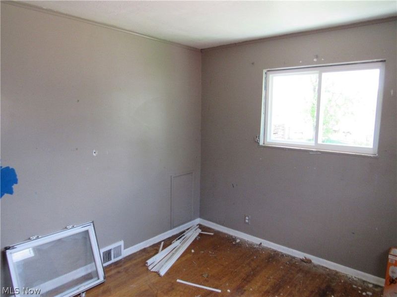 4680 Beechgrove Avenue , Garfield Heights, OH 44125 Photo 9