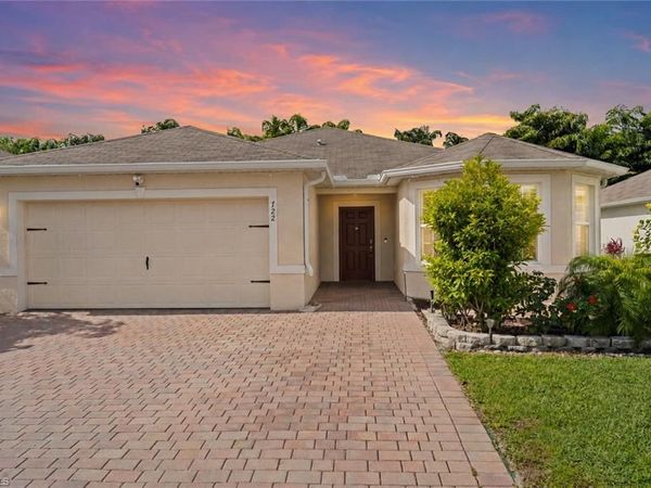722 Hadley PL W, NAPLES, FL 34104