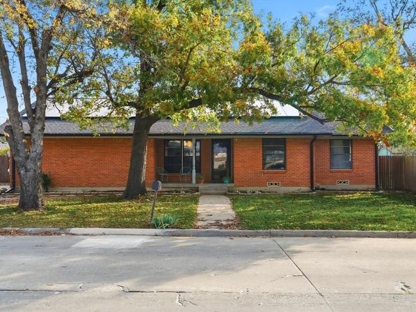 612 N 10th Street, Sanger, TX 76266