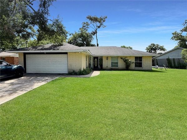 4038 RIVIERA Drive , Slidell, LA 70458