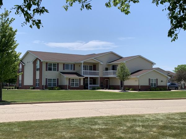 25111 87th St, Unit 9-3, Salem Lakes, WI 53168