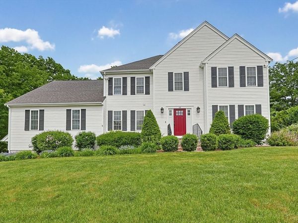 68 Old Wood Road, North Attleboro, MA 02760