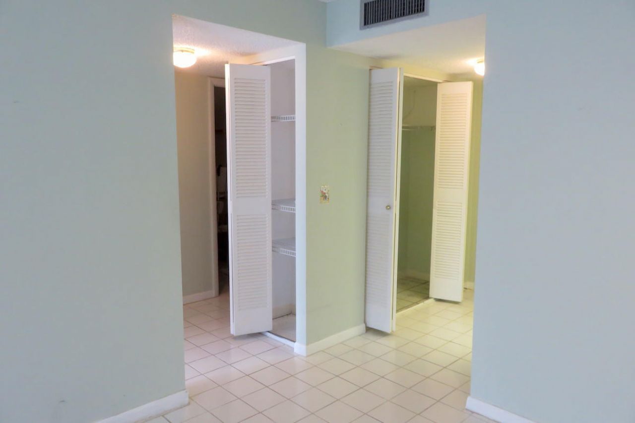 470 Executive Center Drive, Unit 2k, West Palm Beach, FL 33401 Photo