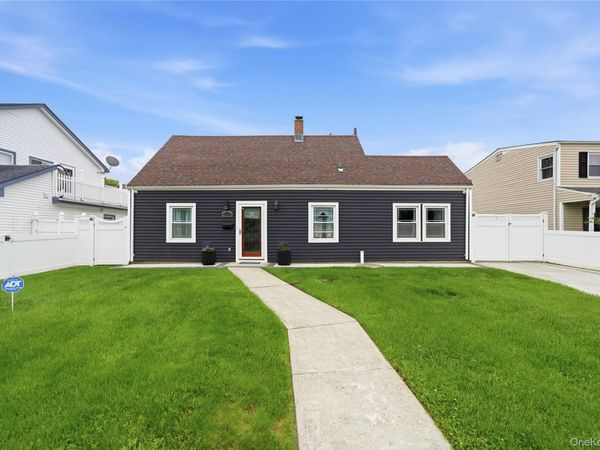 50 Ridge Lane, Levittown, NY 11756