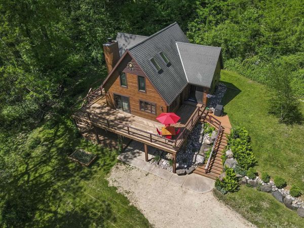 6336 Old Settlers Road, Mazomanie, WI 53560