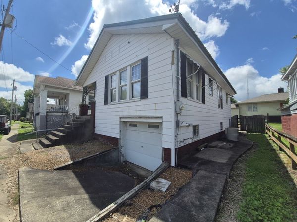 27 Baker Street, Harrisburg, IL 62946