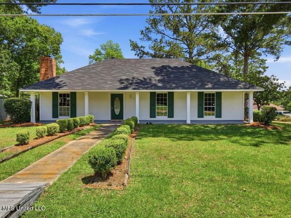 104 Lake Dockery , Byram, MS 39272