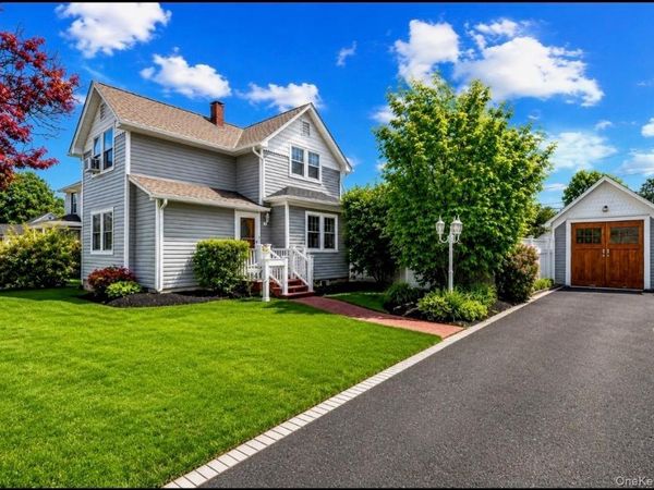 84 E Lakewood Street , Patchogue, NY 11772