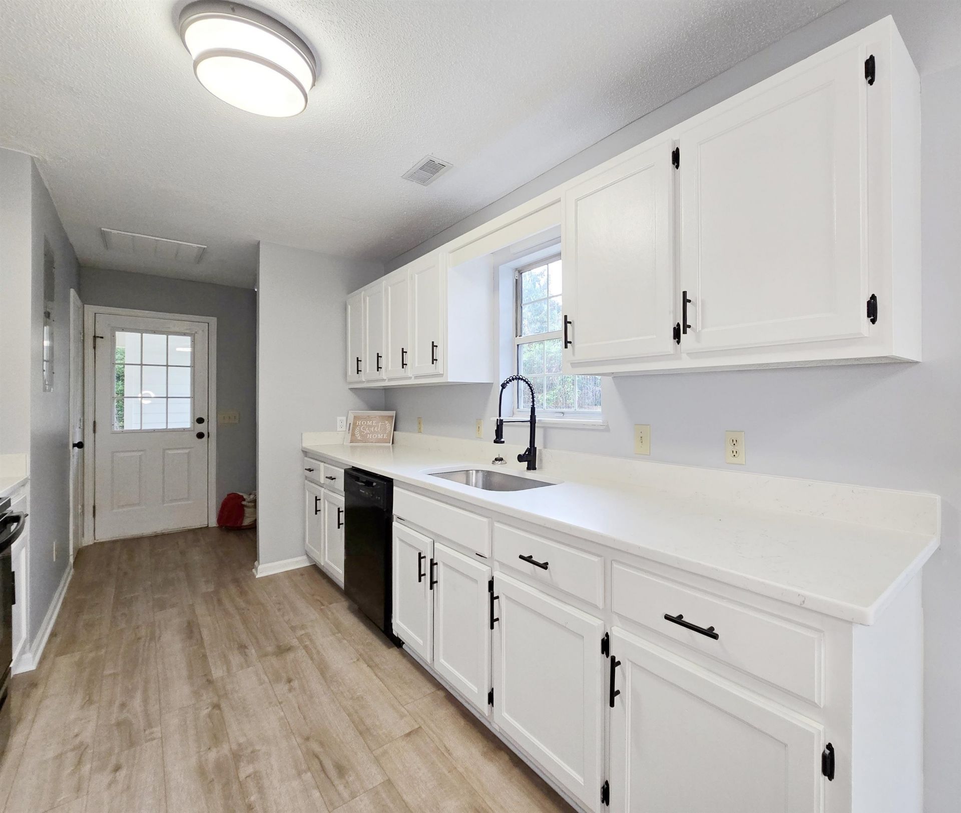 1208 Elm St.  Photo 18