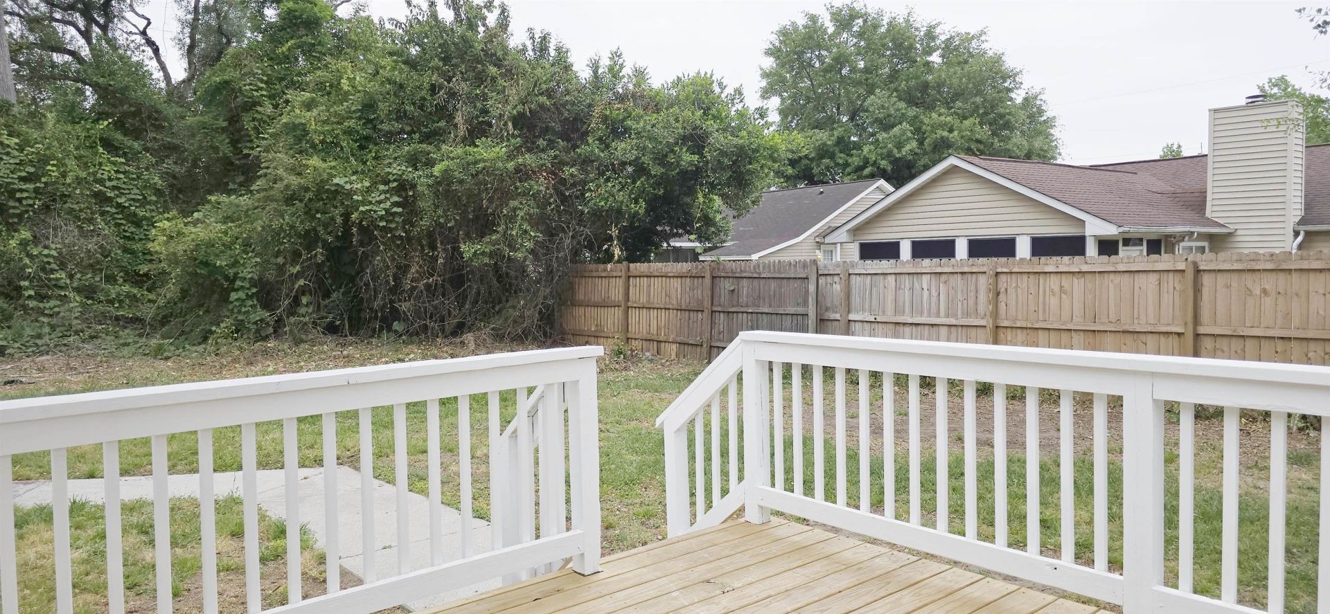 1208 Elm St.  Photo 4