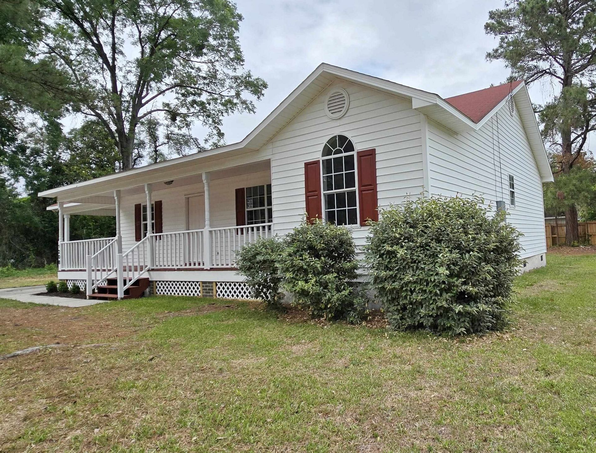 1208 Elm St.  Photo 9