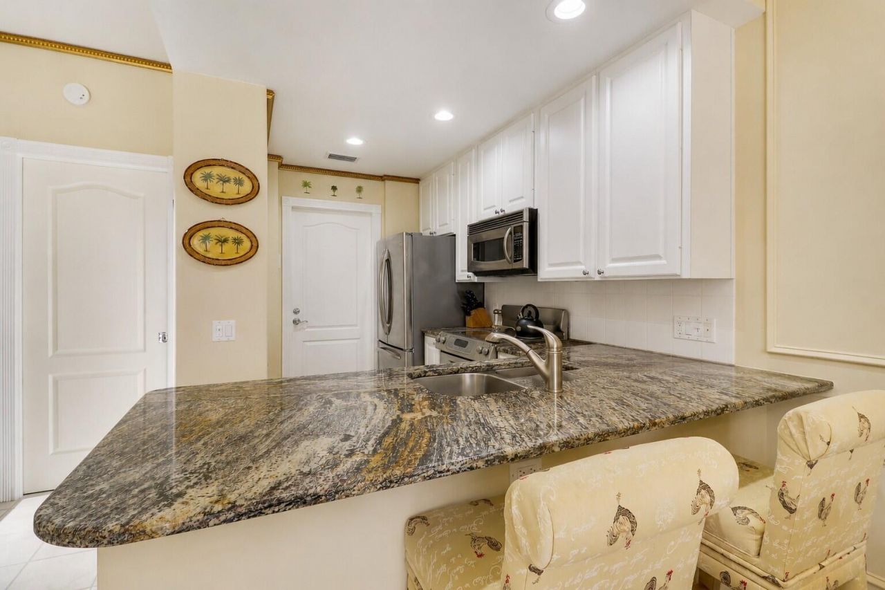 77 Laurel Oaks Circle, Tequesta, FL 33469 Photo