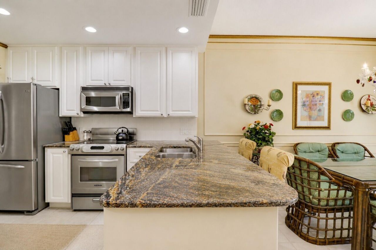 77 Laurel Oaks Circle, Tequesta, FL 33469 Photo