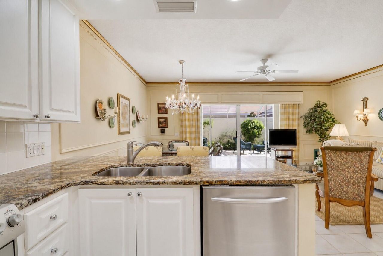 77 Laurel Oaks Circle, Tequesta, FL 33469 Photo