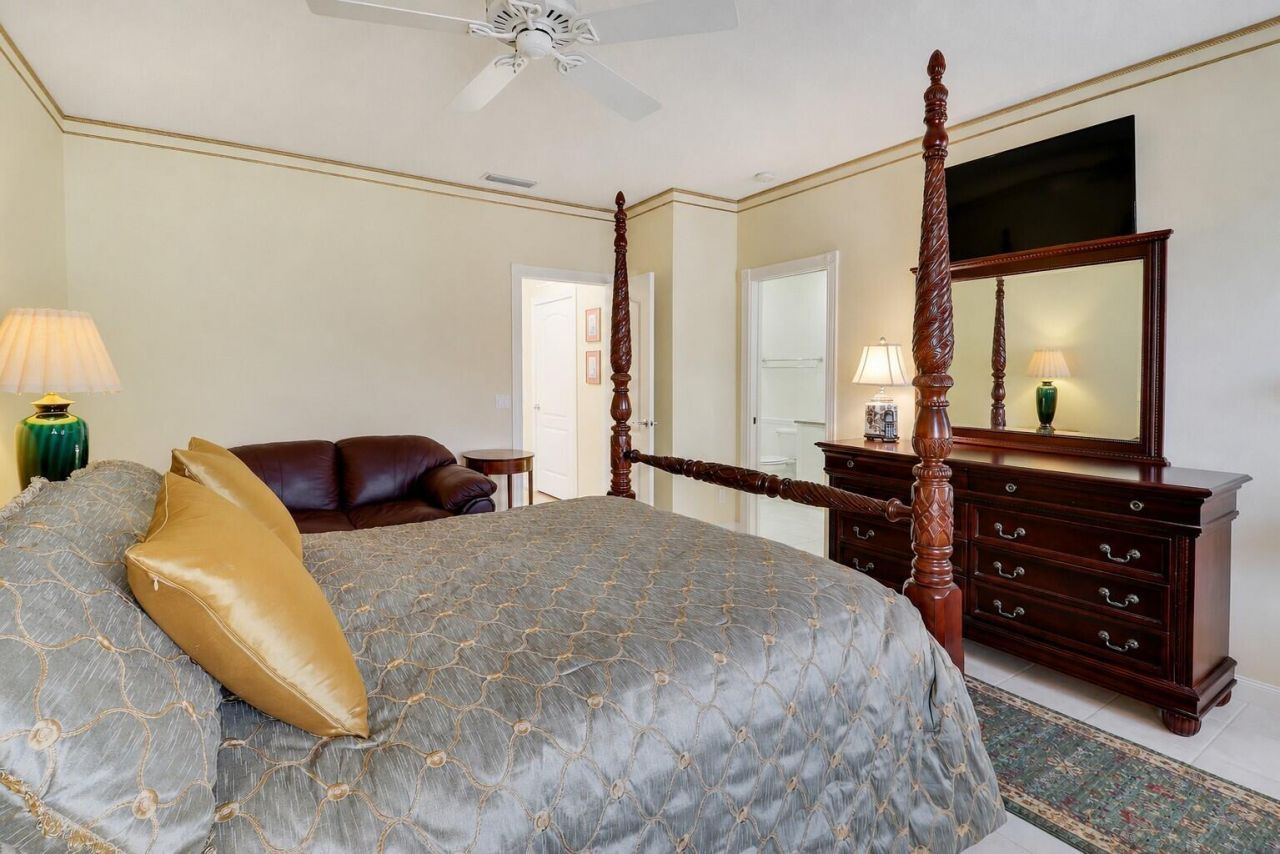 77 Laurel Oaks Circle, Tequesta, FL 33469 Photo