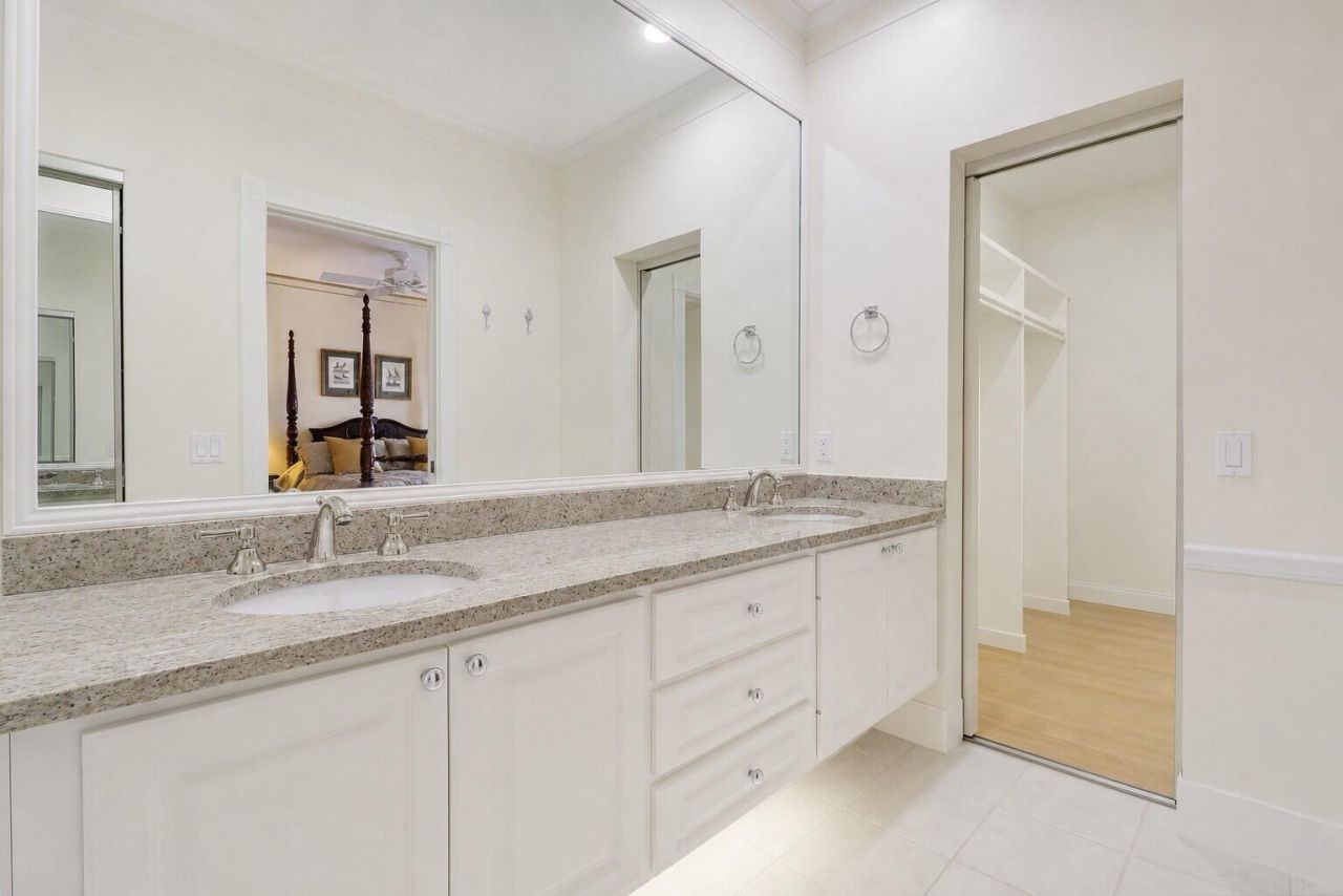 77 Laurel Oaks Circle, Tequesta, FL 33469 Photo