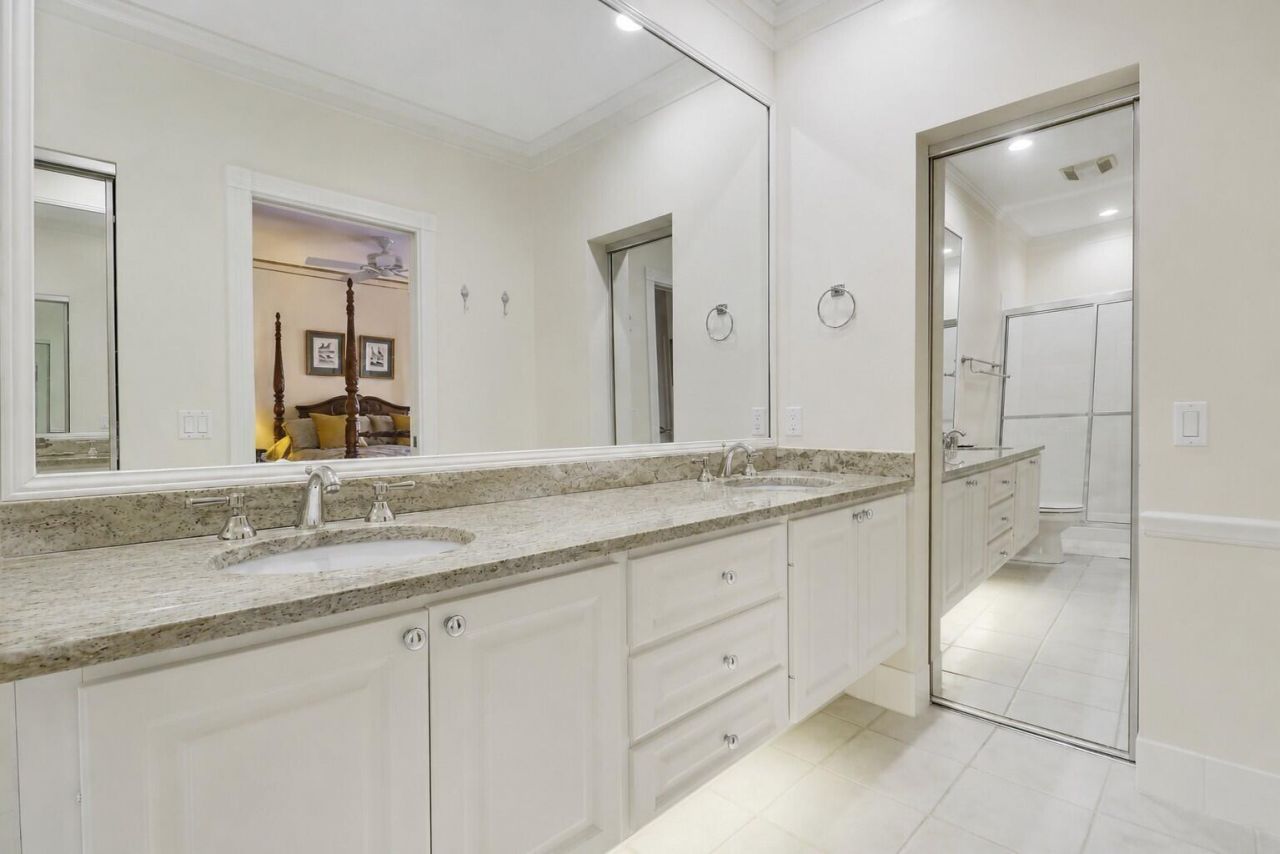 77 Laurel Oaks Circle, Tequesta, FL 33469 Photo