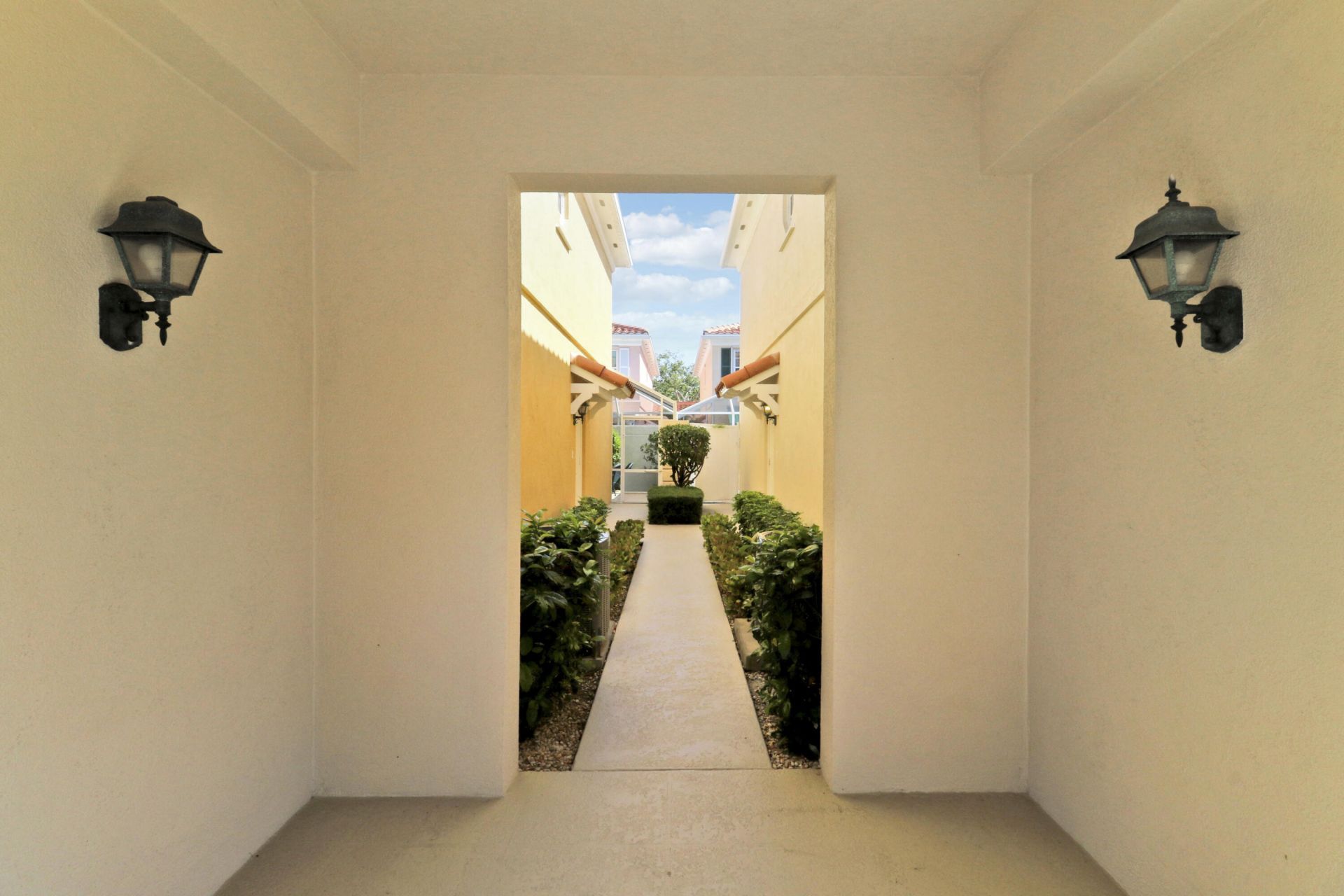 77 Laurel Oaks Circle, Tequesta, FL 33469 Photo