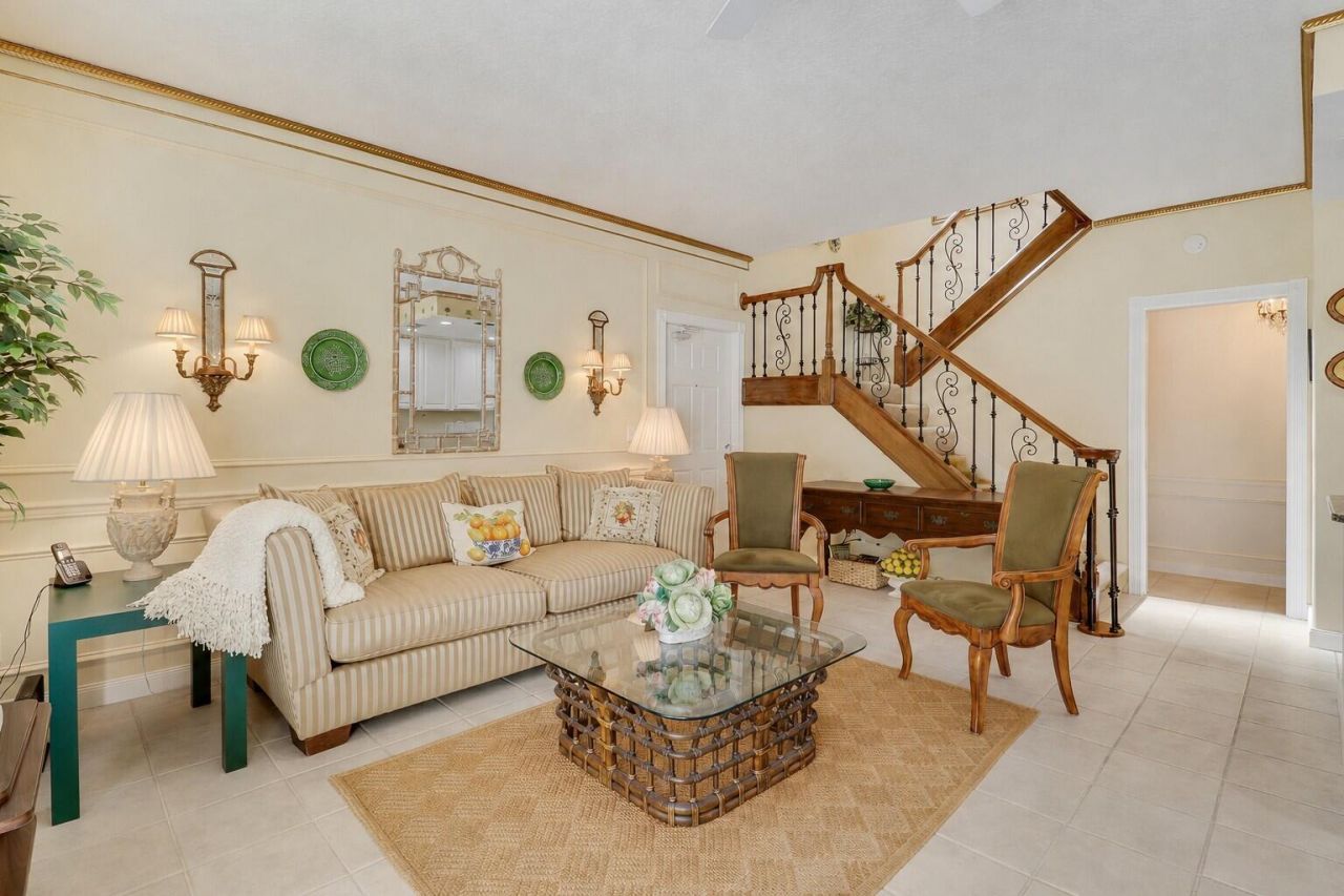 77 Laurel Oaks Circle, Tequesta, FL 33469 Photo