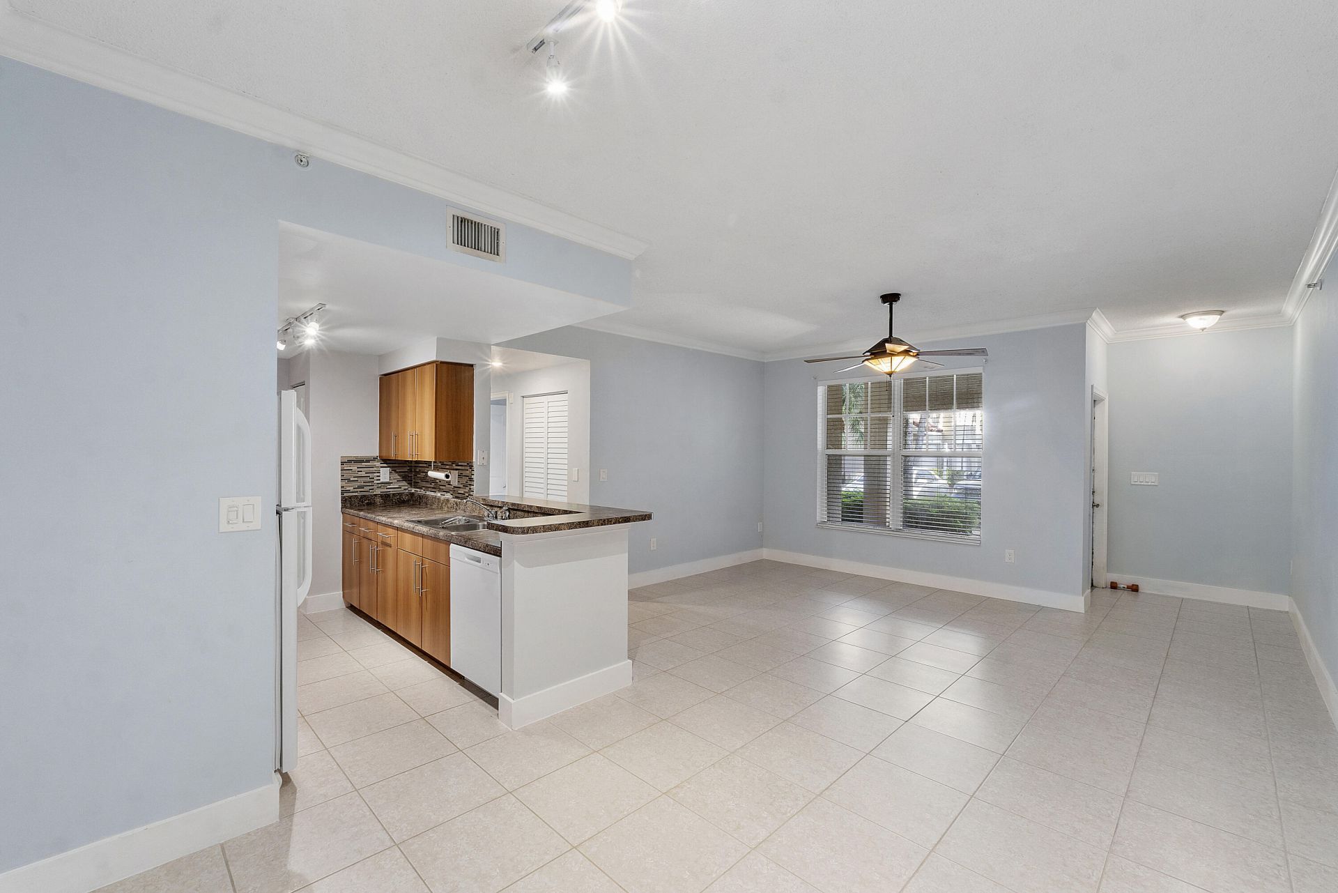 5980 W Sample Road, Unit 104, Coral Springs, FL 33063 Photo