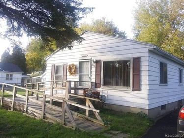 1050 W McLean Avenue, Flint Twp, MI 48507