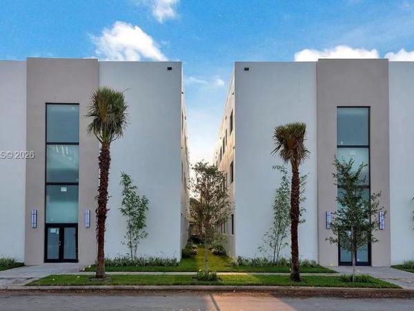 821 SW 18th Ave, Unit 101, Miami, FL 33135