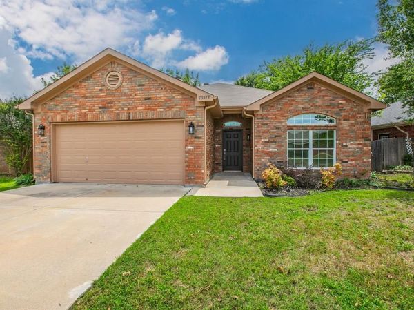 10513 Fossil Hill Drive, Fort Worth, TX 76131
