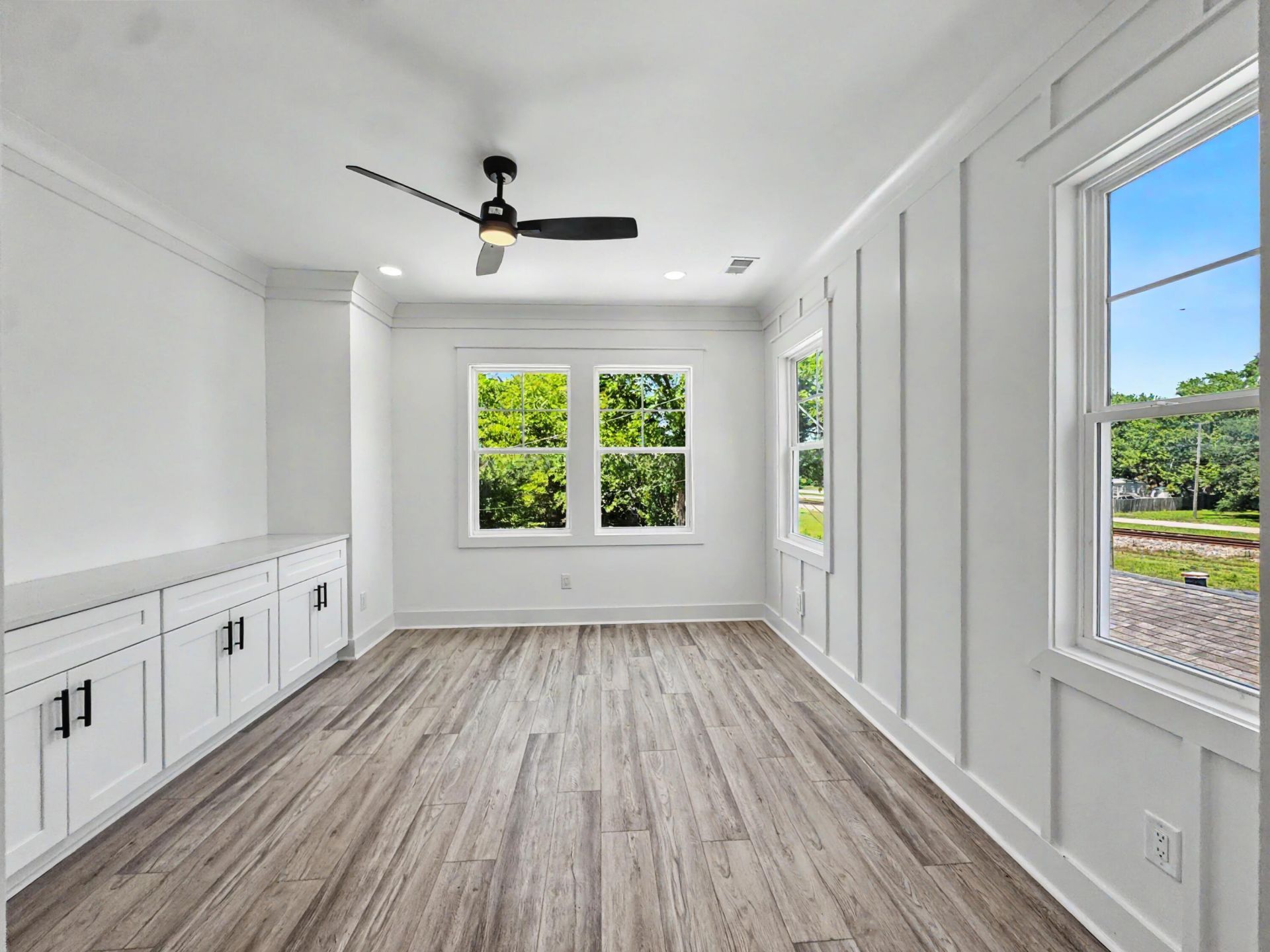 1903 Emden Street Photo 20