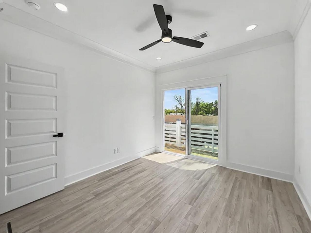 1903 Emden Street Photo 36