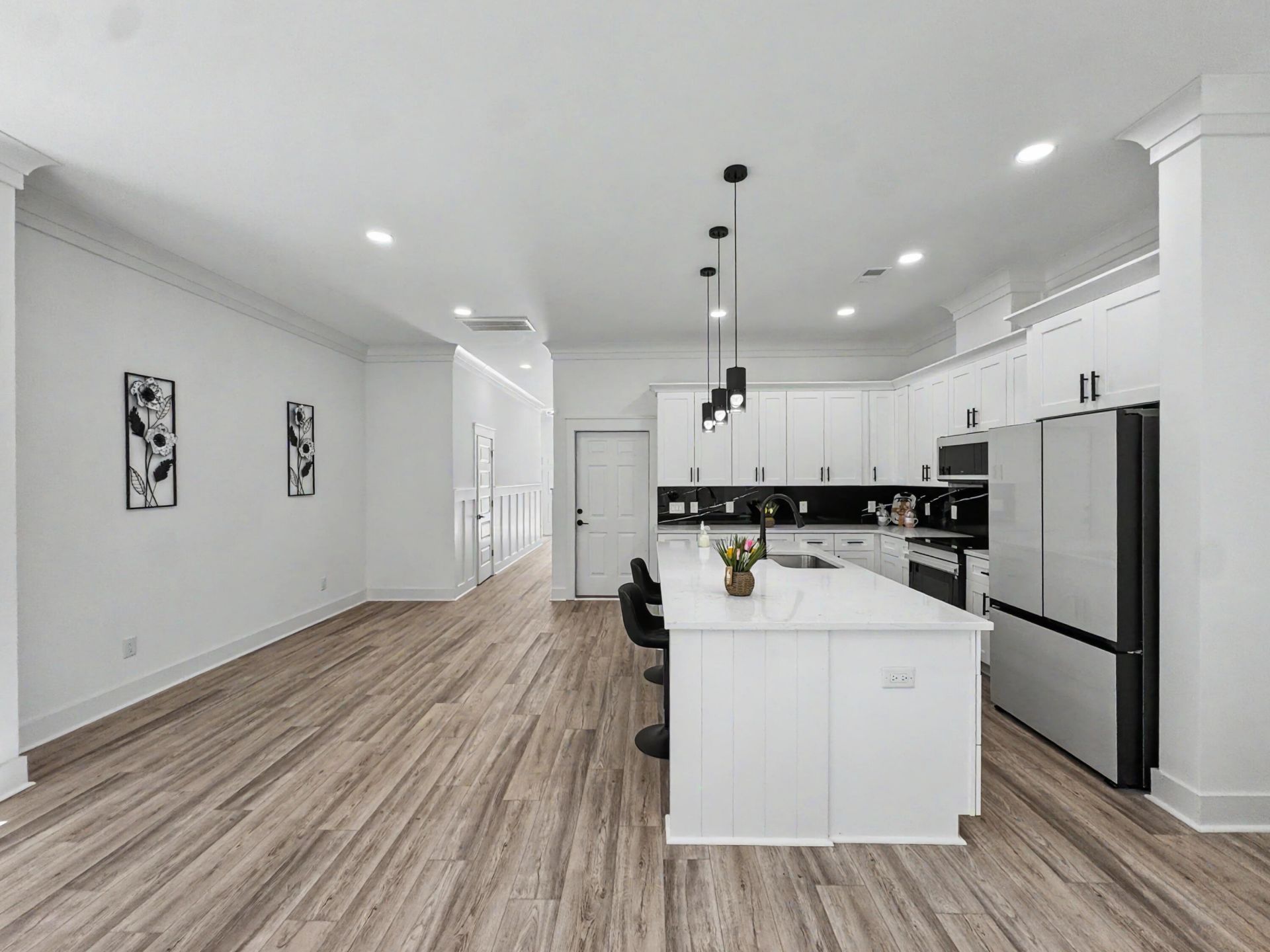 1903 Emden Street Photo 7