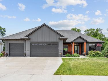702 Eastland Avenue SE, New Prague, MN 56071